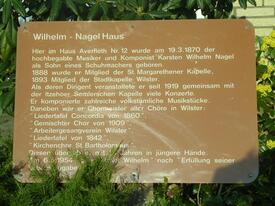 Gedenktafel zur Erinnerung an den Musiker Wilhelm Nagel (* 19.03.1870, + 06.05.1954) an seinem Geburtshaus in Averfleth in der Wilstermarsch