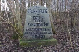 2015  Gedenkstein in der Gemeinde Neuendorf-Sachsenbande
