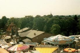 1995 Jahrmarkt in Wilster, Schausteller Geschäfte auf dem Colosseum Platz in Wilster