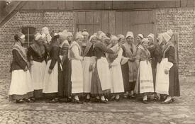 Tracht der Wilstermarsch 1919 Vorführung in St. Margarethen