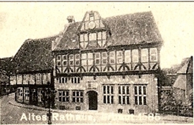 1933 Stadt Wilster
Altes Balkenhaus und Altes Rathaus an der Straße Op de Göten