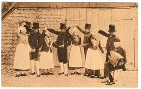 Tracht der Wilstermarsch 1919 Gruppe zeigt alte Tänze