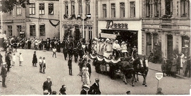 1932 Umzug zum 650ten Stadtjubiläum der Stadt Wilster - Festwagen der Genossenschafts Meierei Wilster