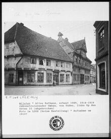 1910 Altes Balkenhaus und Altes Rathaus an der Op de Göten (damalige Markt Straße) in Wilster