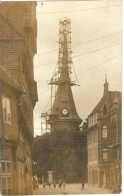 1919 Wiederaufbau und Reparatur der Turmspitze der Kirche St. Bartholomäus zu Wilster