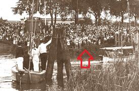 16.08.1931 -  Teilnehmer beim Stör-Schwimmen und der Paddlerregatta auf der Stör bei der Delftorbrücke in Itzehoe