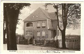 1914 Villa Am Steindamm in der Stadt Wilster;
offenbar beim Bombenangriff auf Wilster am 15. Juni 1944 völlig zerstört