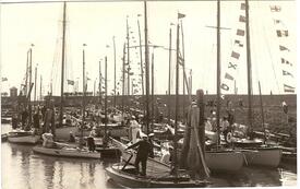 1929 Segelboote in der Schleuse am Kasenort bei Wilster