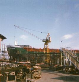 1989 Frachter PIONIER auf dem Helgen der Peters Werft in Wewelsfleth