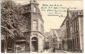 1907 südöstliche Ecke des Marktplatzes und Blick in die Einmündung der Straße Kohlmarkt in der Stadt Wilster