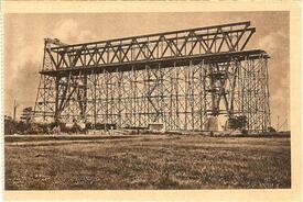 1914 - 1920 Bau der Hochbrücke Hochdonn - Krageträger der Kanalbrücke mit Baugerüst und Portalkran