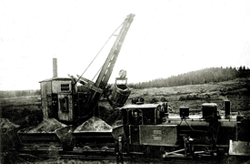 1915 Gewinnung von Material für den Damm zur Hochbrücke Hochdonn