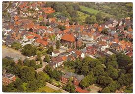 1965 Luftbild aus nördlicher Richtung auf die Stadt Wilster