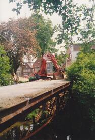 1987 Abbruch des Fußgänger-Steges über die Wilsterau am Rosengarten