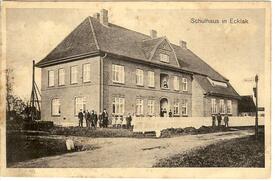 1912 Schulhaus in Ecklak in der Wilstermarsch