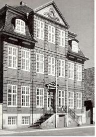 Palais Doos - das Neue Rathaus der Stadt Wilster, vorgestellt im  Buch "Das Bürgerhaus in Schleswig-Holstein"