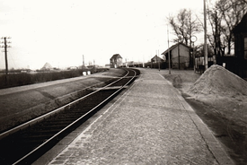 1955 Bahnsteig am Bahnhof Wilster an der Marschbahn.