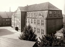 1950 Gebäude der Volksschule in der Stadt Wilster