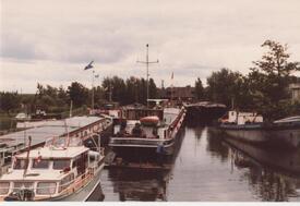 Wilster - Brook-Hafen voller Binnenschiffe am 01. Juli 1984