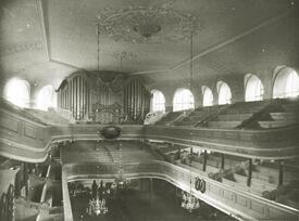 1930 Innenraum, Emporen und Orgel der St. Bartholomäus Kirche zu Wilster