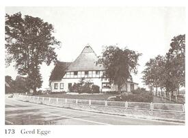 Bauernhaus (Hof 173 gemäß dem Buch „Die Bauernhöfe der Wilstermarsch im Bild“) von Gehrt-Heinrich Egge in Dammfleth 
