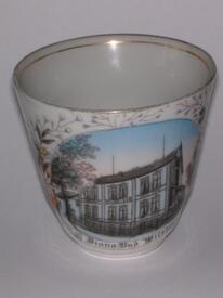 Porzellan Tasse mit dem Dekor Diana-Bad Wilster, um 1895