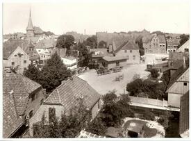 1914 Blick über den Hafen Rosengarten auf die Stadt Wilster