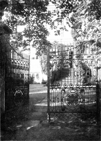 1923 Schmiedeeisernes Tor am Eingang zum Bürgermeistergarten in der Stadt Wilster