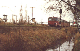 1986 Nebenstrecke Wilster - Brunsbüttel Süd
Schienenbus in Brunsbüttel Ost