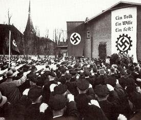 1934 Veranstaltung der NSDAP auf dem Platz am Colosseum in Wilster