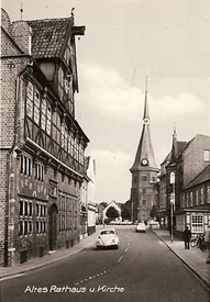 1964 Op de Göten mit dem Alten Rathaus,
Kirche St. Bartholomäus zu Wilster