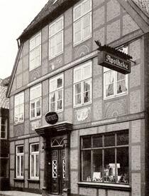 1955 Schwan Apotheke am Kohlmarkt in der Stadt Wilster