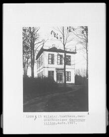1907 Historisches Lusthaus oder Großes Gartenhaus im Bürgermeister Garten in der Stadt Wilster