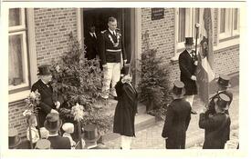 ca. 1950 Zeremonie der Bürgerschützengilde in der Schmiedestraße in Wilster