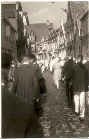 1932 Festumzug durch die Schmiedestraße in Wilster