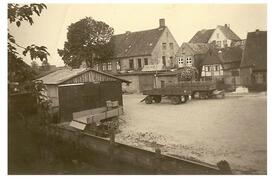 1955 Rosengarten mit dem alten Quai - alter Hafen der Stadt Wilster