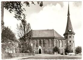 1965 Nordseite der St. Bartholomäus-Kirche zu Wilster