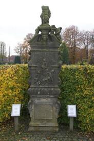 Grabmal von 1662 für den Wilsteraner Senator Johannes Stenhusen und dessen Ehefrau Margaretha