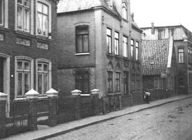 1950 Häuser an der mittleren Rathausstraße in der Stadt Wilster