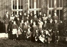 1956 Chronik Klasse 5b der Mittelschule Wilster - Mädchen Klasse mit Lehrer Gerhard Krause