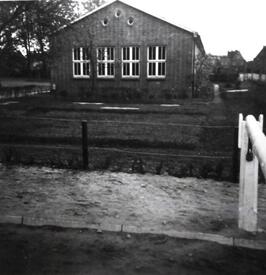 1956 Umgestaltung des Schulgartens am Pavillon der Mittelschule Wilster