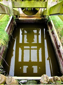 Schöpfwindmühle Honigfleth -
Archimedische Schnecke im abgedeckten Trog
