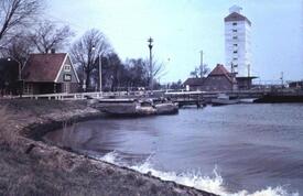 ca. 1960 Kornhaus Burg am Nord- Ostsee Kanal bei der Burger Fähre