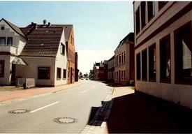 1994 Rathausstraße in Wilster, Blick stadtauswärts