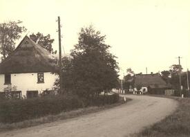 1933 Ortseingang des Dorfes Kudensee in der Wilstermarsch