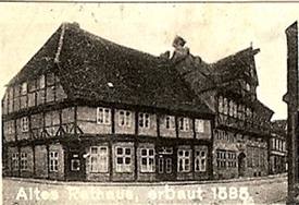 1933 Stadt Wilster
Altes Balkenhaus und Altes Rathaus an der Straße Op de Göten