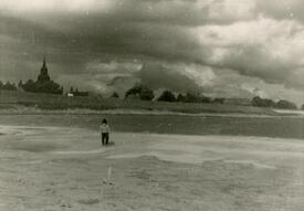 1964 Sandvorspülungen vor dem Deich bei Brokdorf
