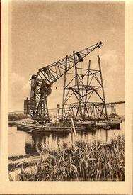 1914 - 1920 Bau der Hochbrücke Hochdonn - Absetzen des Gerüstturmes auf die Schuten (Pontons)