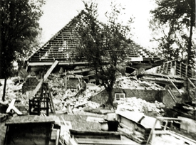Beim Bombenangriff auf Wilster am 15. Juni 1944 völlig zerstörtes Gebäude.