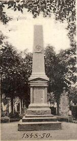 1915 auf dem Friedhof der Stadt Wilster: Denkmal Schleswig-Holsteinische Erhebung 1848